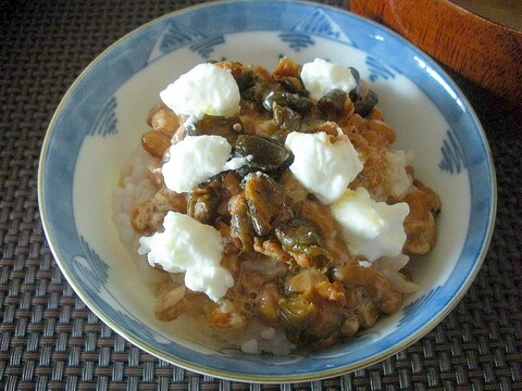 納豆とキューちゃんとチーズのヘルシー丼♪